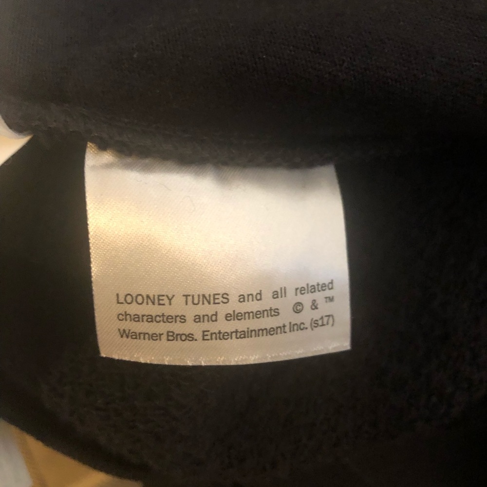 Gucci Bugs Bunny Hoodie 100% Authentic MSRP $1,980 - Picture 7 of 8